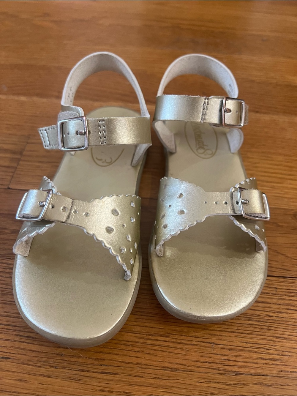 FootMates Girls Gold Scalloped Sandals